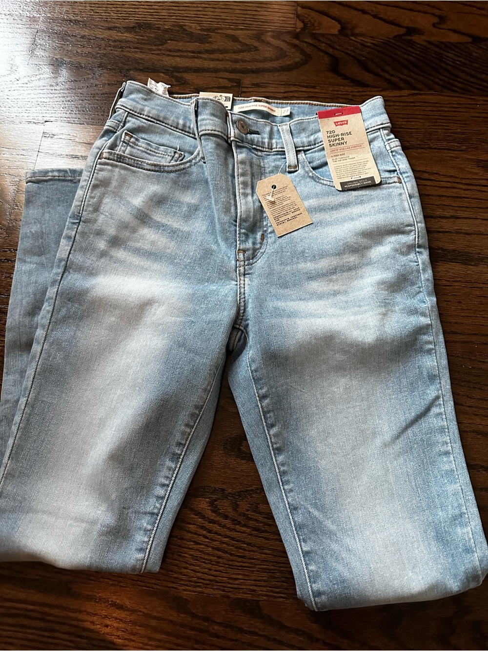 Levi's Women's Light Blue High-Rise Skinny Jeans